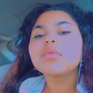 Meet your Posher, Vikki